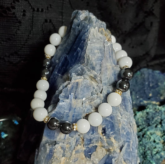 Hematite with white Onyx